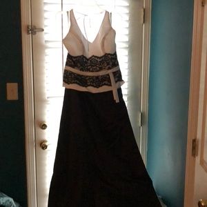 Alfred Angelo black and white dress